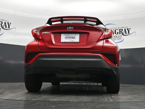 Used 2021 Toyota C-HR XLE FWD image 31