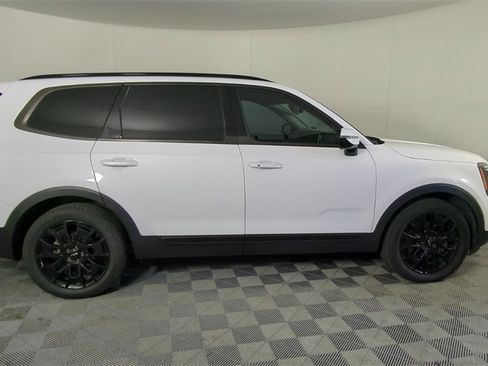 Used 2022 Kia Telluride SX w/ SX Prestige Package image 4