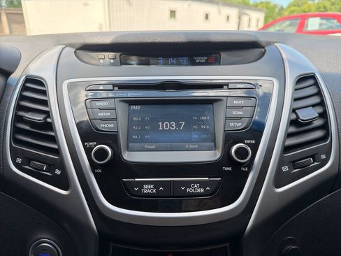 Used 2016 Hyundai Elantra Limited FWD image 14