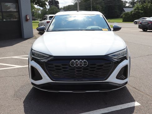 Used 2024 Audi SQ8 e-tron Prestige w/ Prestige Package AWD/4WD image 3