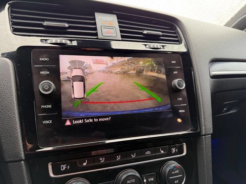 Used 2016 Volkswagen Golf R 4-Door image 34