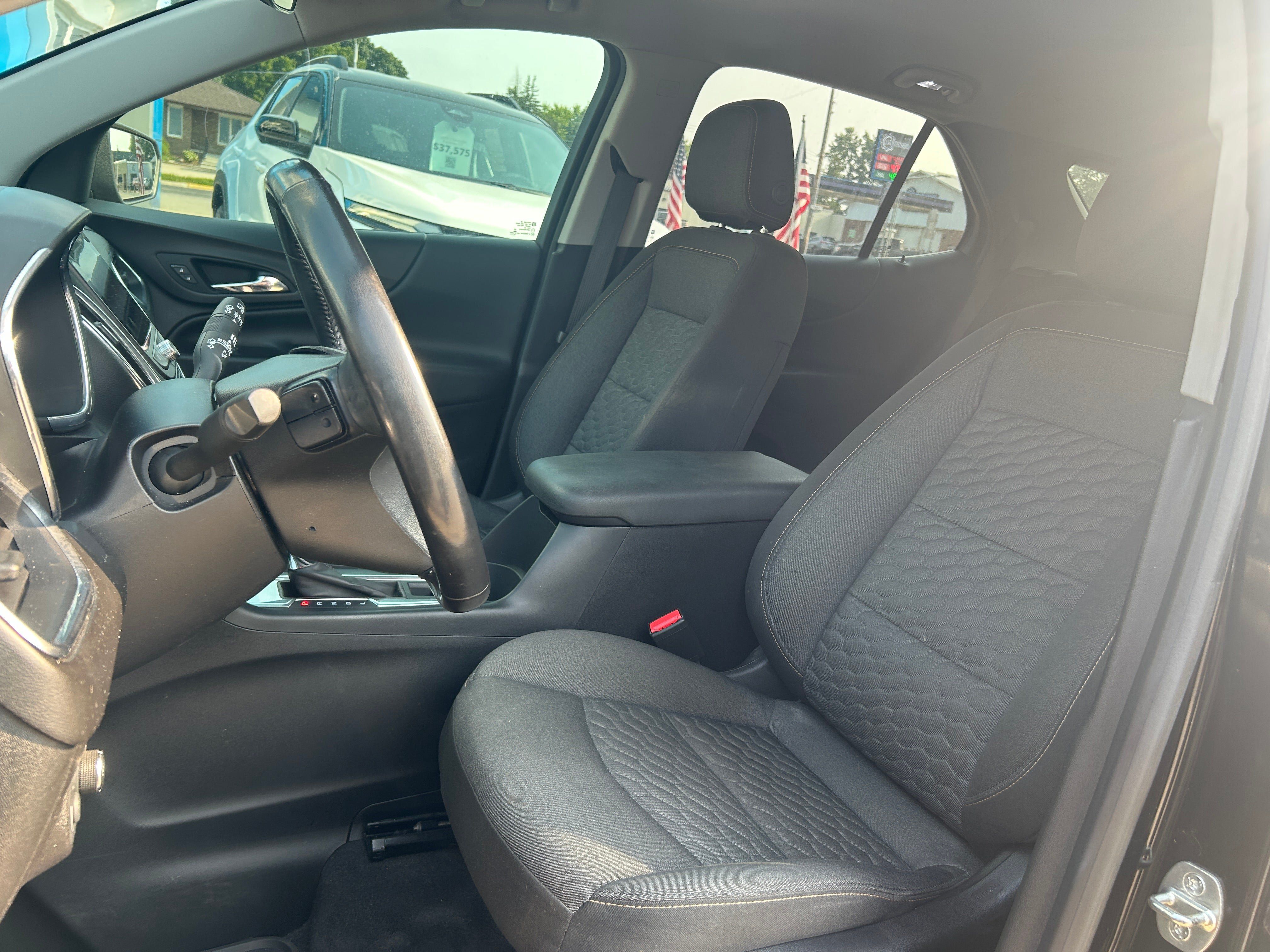 Used 2019 Chevrolet Equinox LT FWD image 16