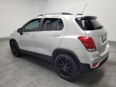 Used 2021 Chevrolet Trax LT w/ Sport Edition FWD image 3