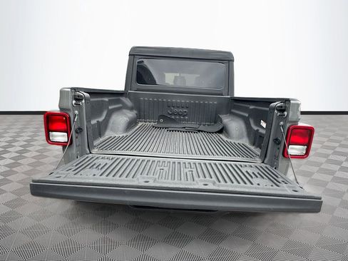 Used 2022 Jeep Gladiator Mojave AWD/4WD image 30