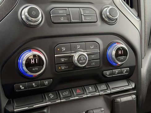 Certified 2021 GMC Sierra 1500 AT4 image 24