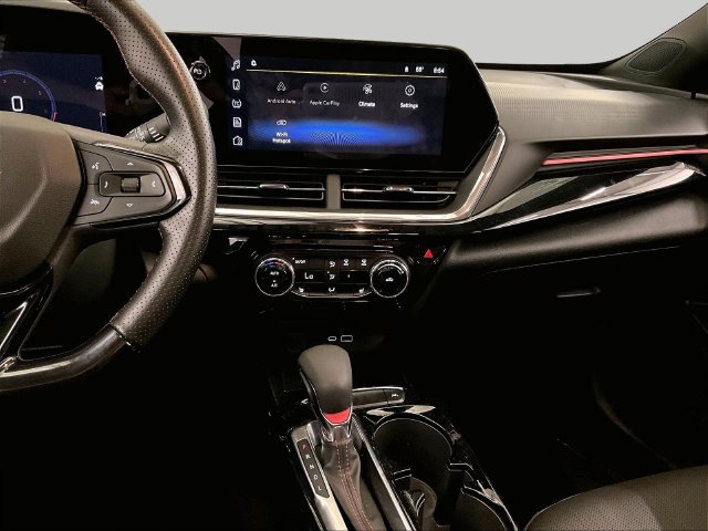 Used 2024 Chevrolet Trax RS w/ Driver Confidence Package FWD image 6