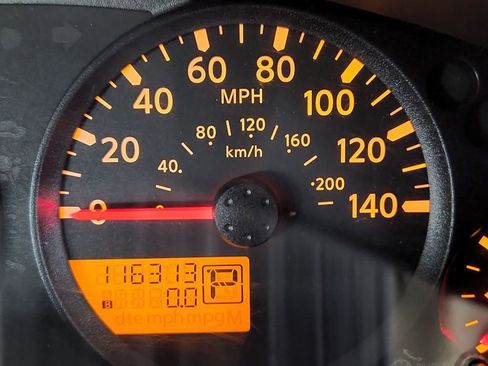 Used 2021 Nissan Frontier SV w/ Midnight Edition Floor Mats image 26