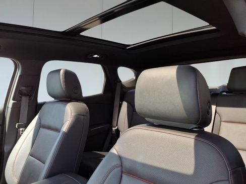 Used 2022 Chevrolet Blazer RS w/ Enhanced Convenience Package image 16