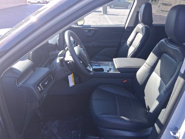 New 2027 Lincoln Aviator AWD image 16