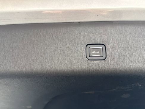 Used 2023 Chevrolet Traverse Premier w/ Redline Edition image 22