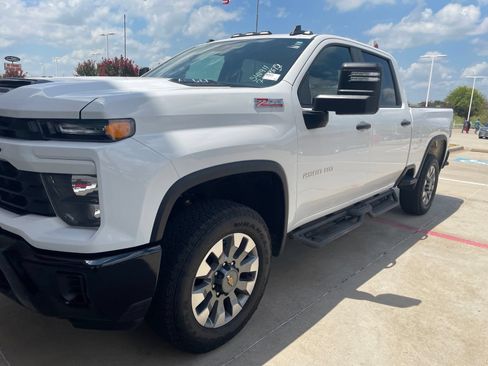 Used 2025 Chevrolet Silverado 2500 Custom w/ Custom Value Package AWD/4WD image 1
