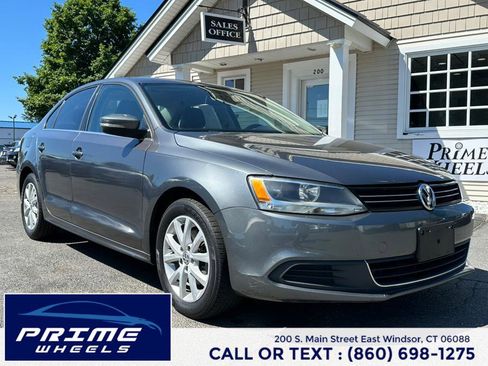 Used 2014 Volkswagen Jetta SE image 1