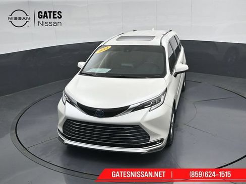 Used 2021 Toyota Sienna Limited w/ Protection Package (TMS) FWD image 54