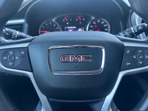 Used 2023 GMC Acadia SLE image 26