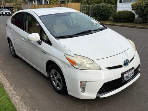 Used 2013 Toyota Prius Two FWD image 6