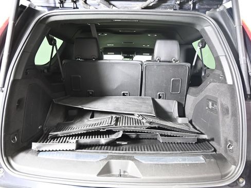 Used 2024 Cadillac Escalade ESV Luxury w/ LPO, Floor Liner Package AWD/4WD image 17