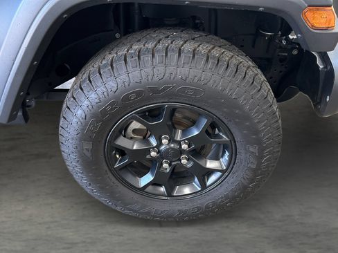 Used 2022 Jeep Wrangler Sport AWD/4WD image 21