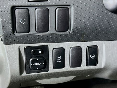 Used 2015 Toyota Tacoma 4x4 Double Cab image 17