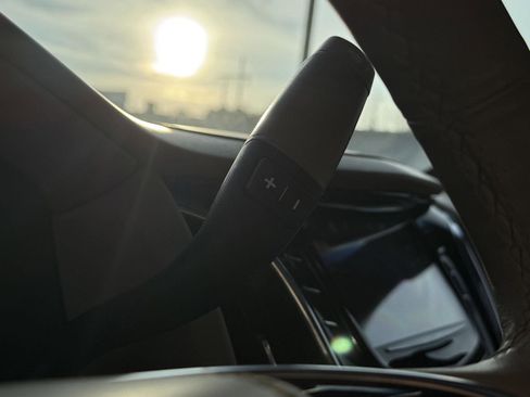 Used 2018 Cadillac Escalade Platinum image 18