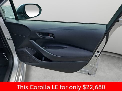 Used 2025 Toyota Corolla LE FWD image 36