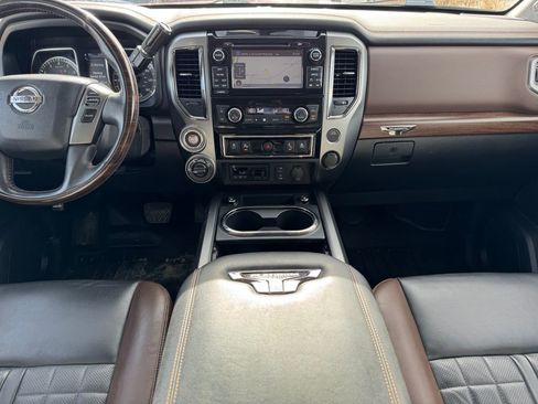 Used 2018 Nissan Titan Platinum Reserve image 9