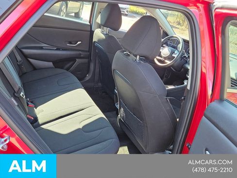 Used 2025 Hyundai Elantra SEL FWD image 15