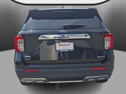 Used 2021 Ford Explorer XLT w/ Equipment Group 202A AWD/4WD image 5