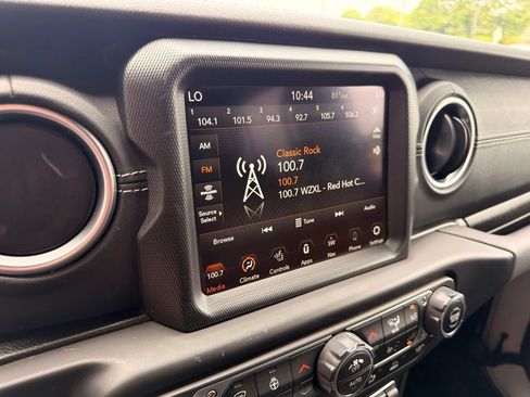 Used 2022 Jeep Wrangler Unlimited Sahara w/ Cold Weather Group AWD/4WD image 22