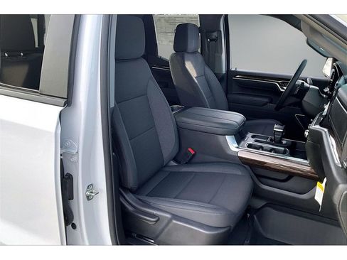 New 2025 GMC Sierra 1500 Elevation image 11