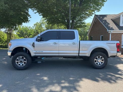 Used 2022 Ford F250 Lariat w/ Tremor Off-Road Package AWD/4WD image 9