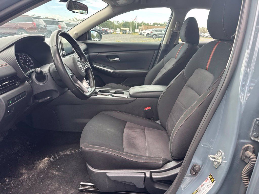 Used 2025 Nissan Sentra SR FWD image 9