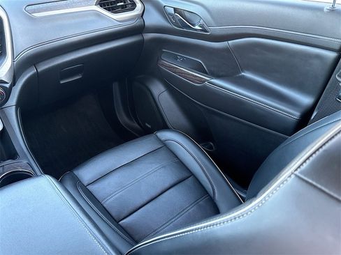 Used 2023 GMC Acadia Denali w/ Black Diamond Edition image 25