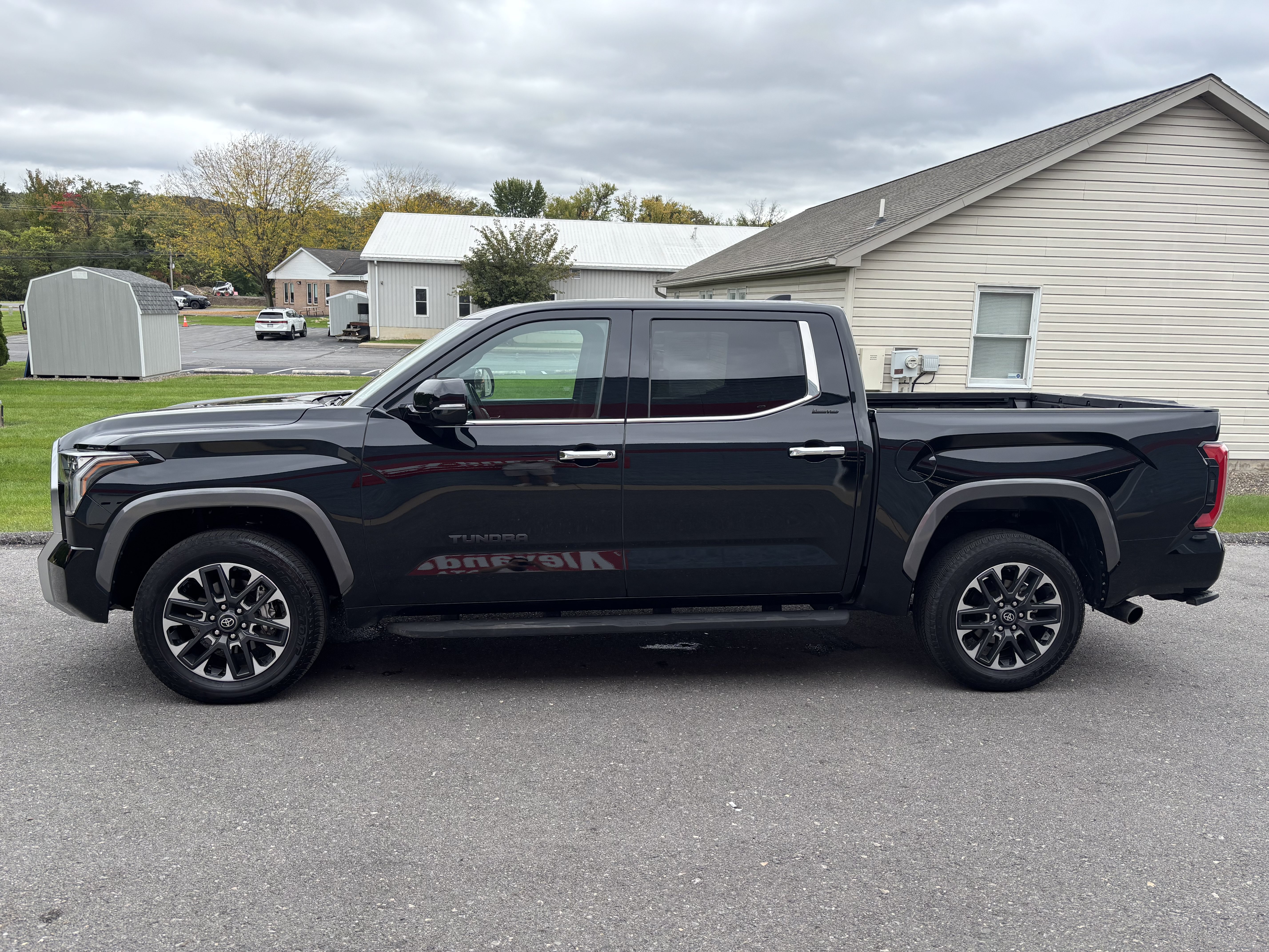 Certified 2025 Toyota Tundra Limited AWD/4WD image 6