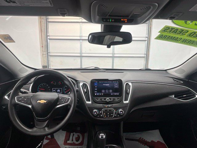 Used 2020 Chevrolet Malibu LT FWD image 3