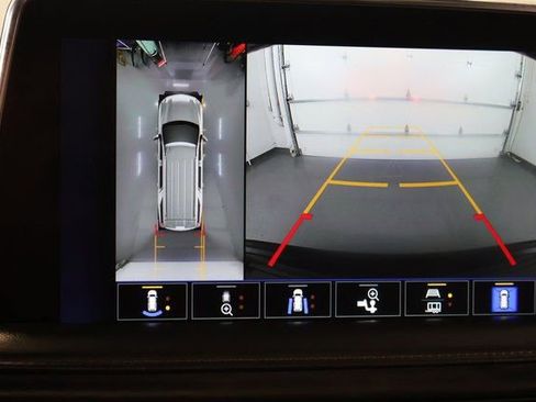 Used 2022 Chevrolet Suburban High Country w/ Premium Package image 21