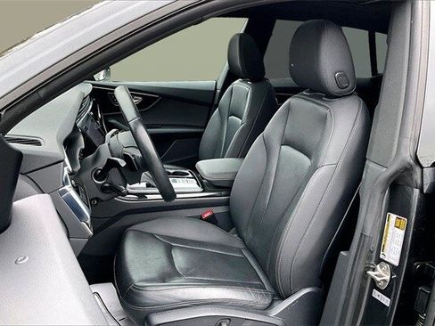 Used 2019 Audi Q8 Premium Plus w/ Premium Plus image 24