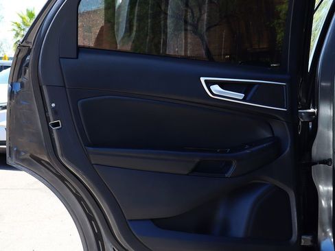 Used 2020 Ford Edge SEL FWD image 33
