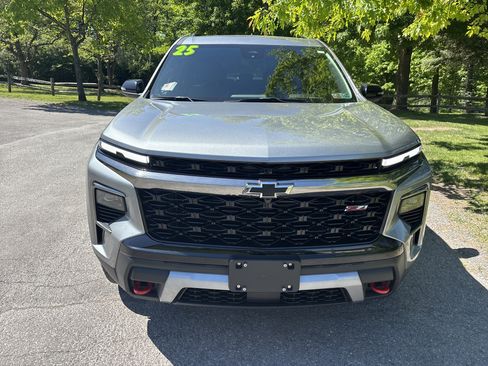 Used 2025 Chevrolet Traverse Z71 AWD/4WD image 9