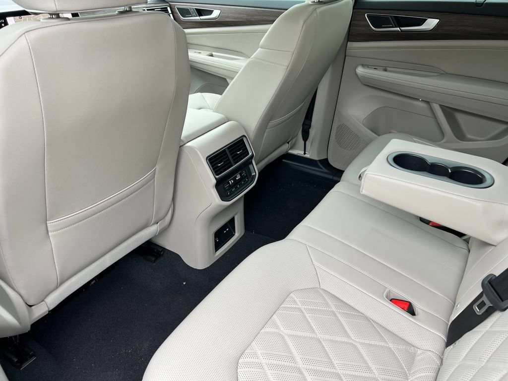 New 2025 Volkswagen Atlas SEL Premium R-Line AWD/4WD image 39