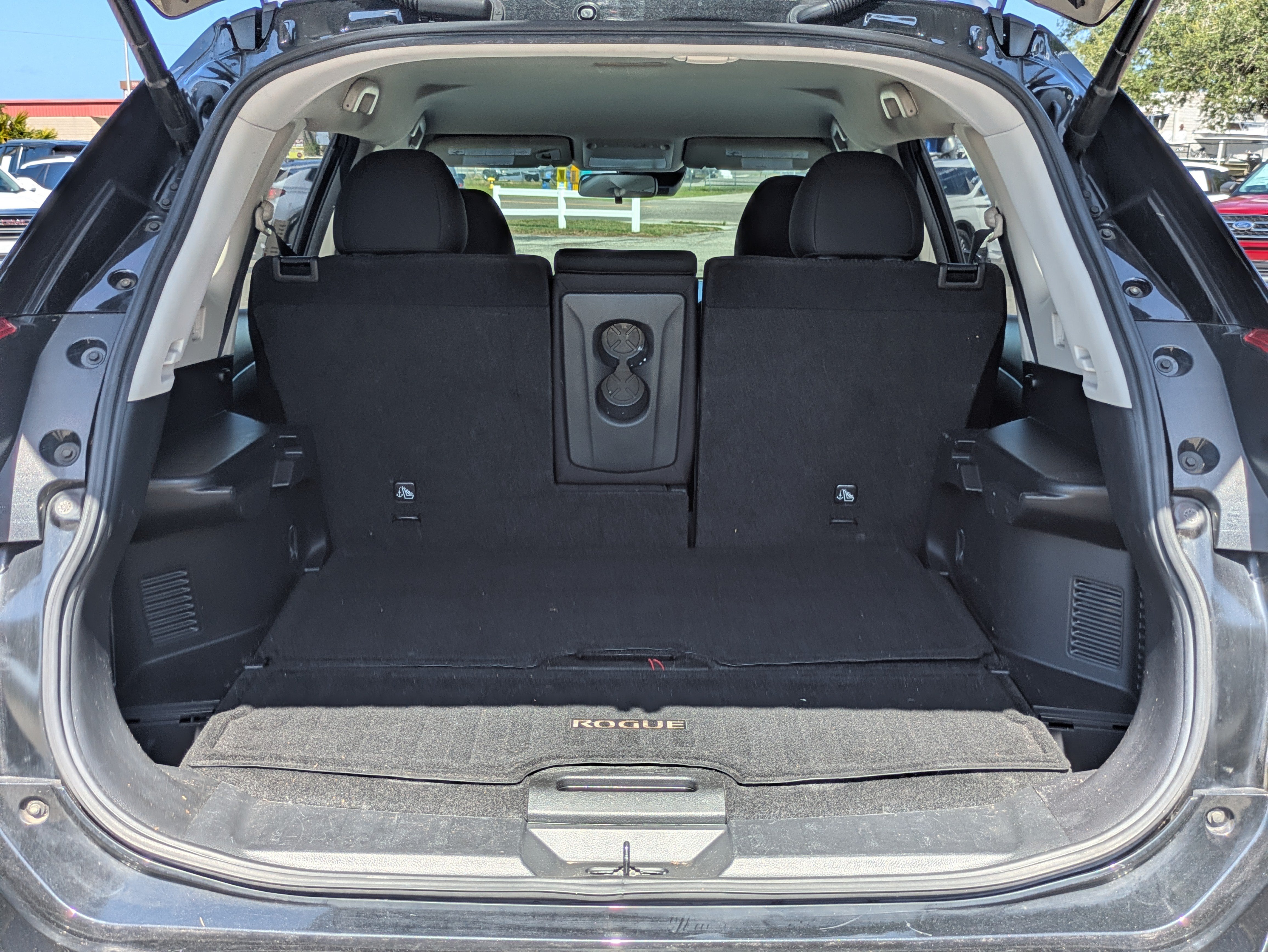 Used 2019 Nissan Rogue SV w/ Premium Package FWD image 13