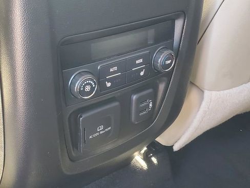 Used 2020 Buick Enclave Premium AWD/4WD image 34