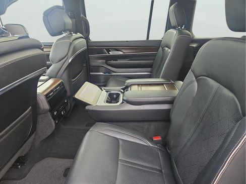 Certified 2023 Jeep Grand Wagoneer Series II image 18