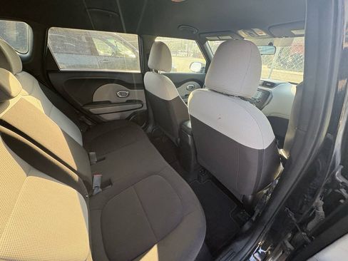 Used 2019 Kia Soul FWD image 9