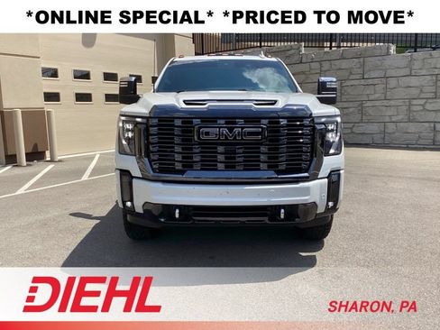 Used 2024 GMC Sierra 3500 Denali Ultimate AWD/4WD image 2