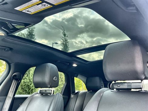 Used 2025 Land Rover Range Rover Velar Dynamic SE image 19