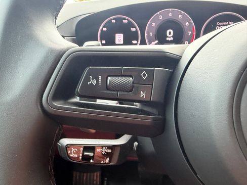 Certified 2025 Porsche Cayenne Coupe AWD/4WD image 35