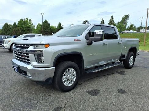 Used 2020 Chevrolet Silverado 2500 LTZ w/ LTZ Convenience Package AWD/4WD image 8