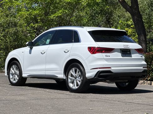 Certified 2025 Audi Q3 2.0T Premium w/ Convenience Package AWD/4WD image 7