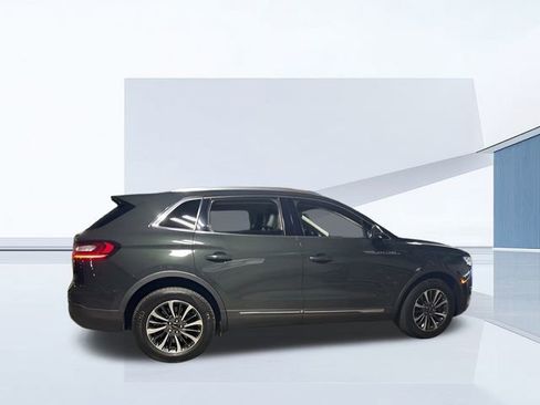 Used 2023 Lincoln Nautilus Standard image 2