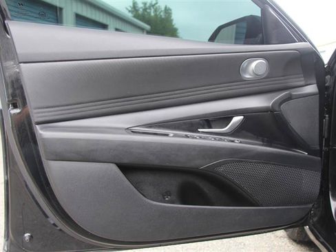 Used 2021 Hyundai Elantra SEL w/ Convenience Package FWD image 15
